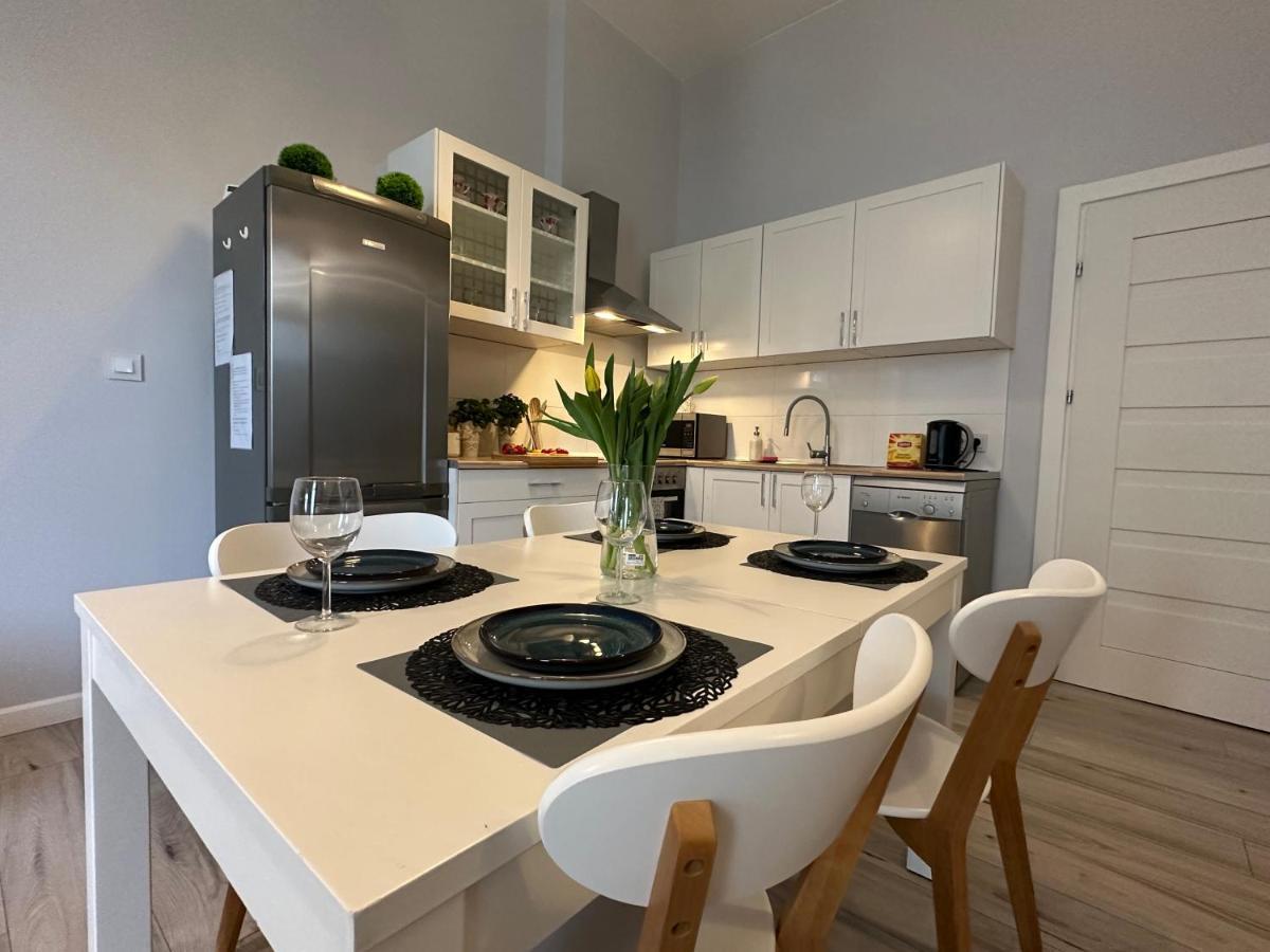 Apartament Wroclawia Екстериор снимка