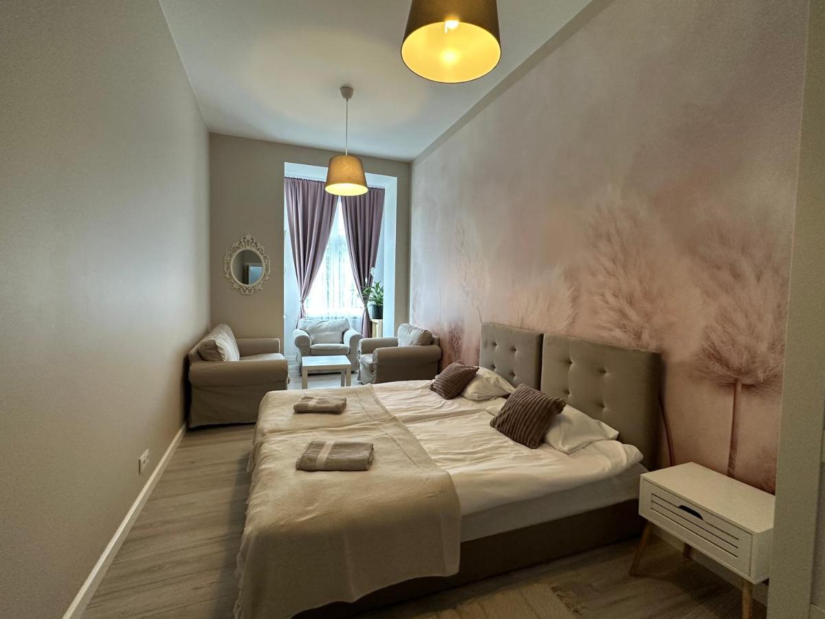 Apartament Wroclawia Екстериор снимка