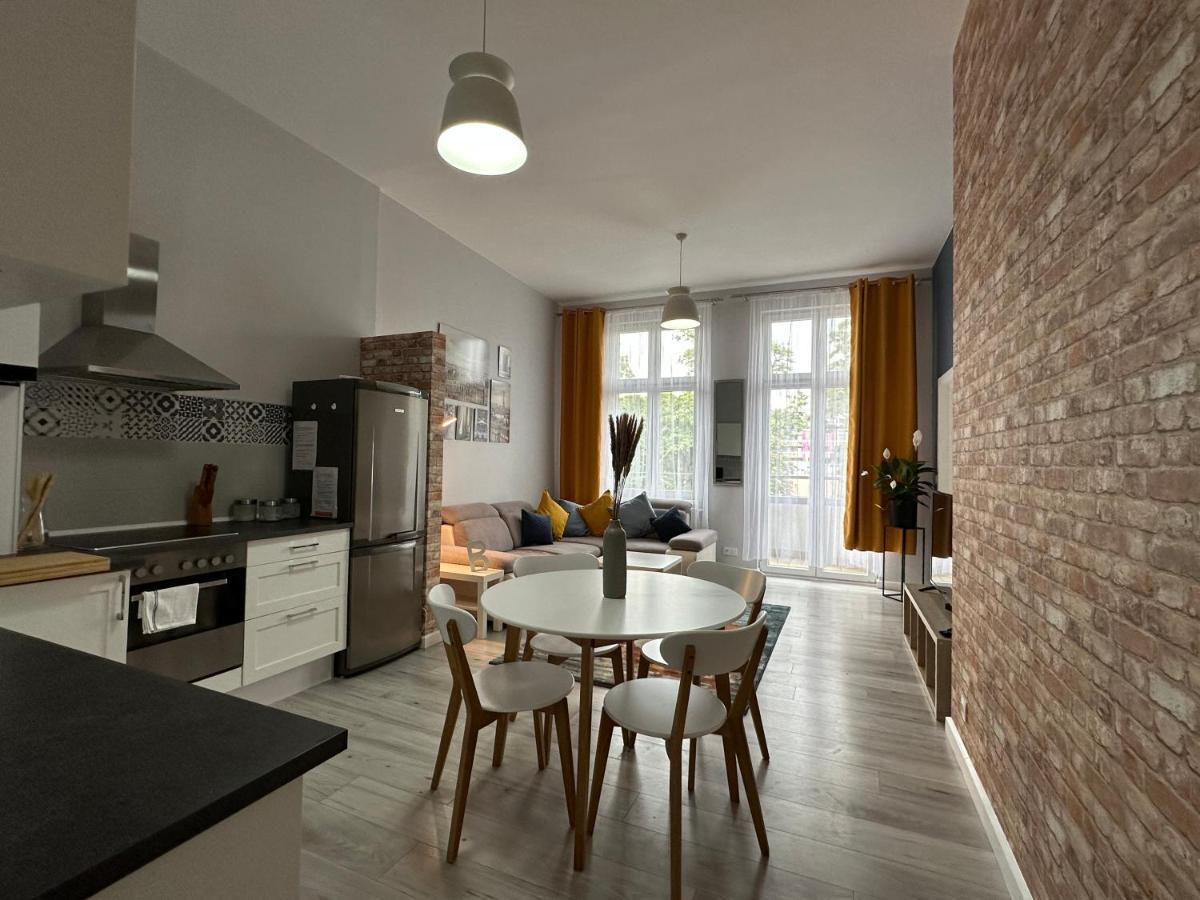 Apartament Wroclawia Екстериор снимка