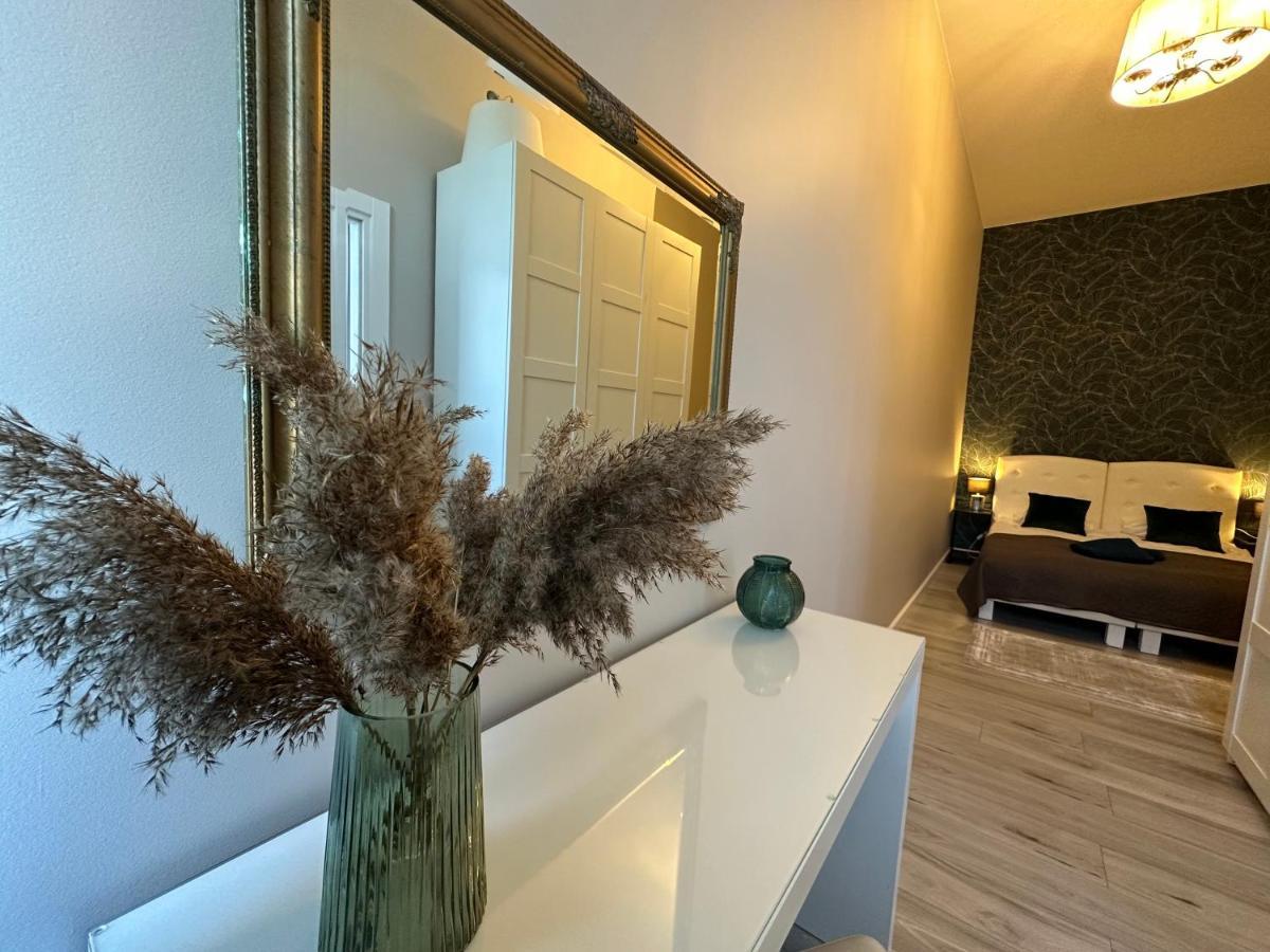 Apartament Wroclawia Екстериор снимка