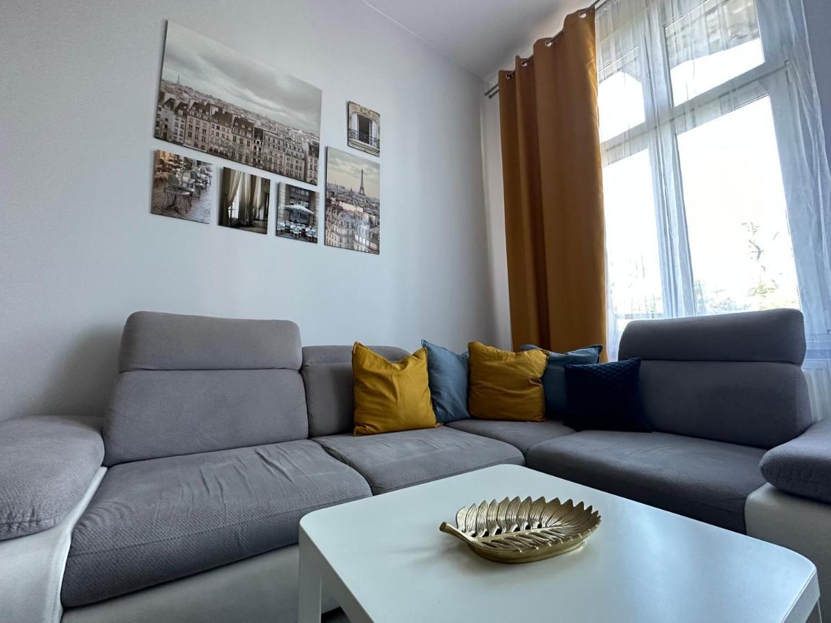 Apartament Wroclawia Екстериор снимка