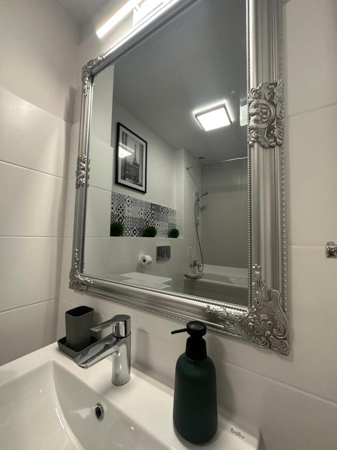 Apartament Wroclawia Екстериор снимка